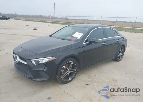 2019 Mercedes-Benz A 220 z USA, uszkodzony, nr VIN WDD3G4EB0KW021978